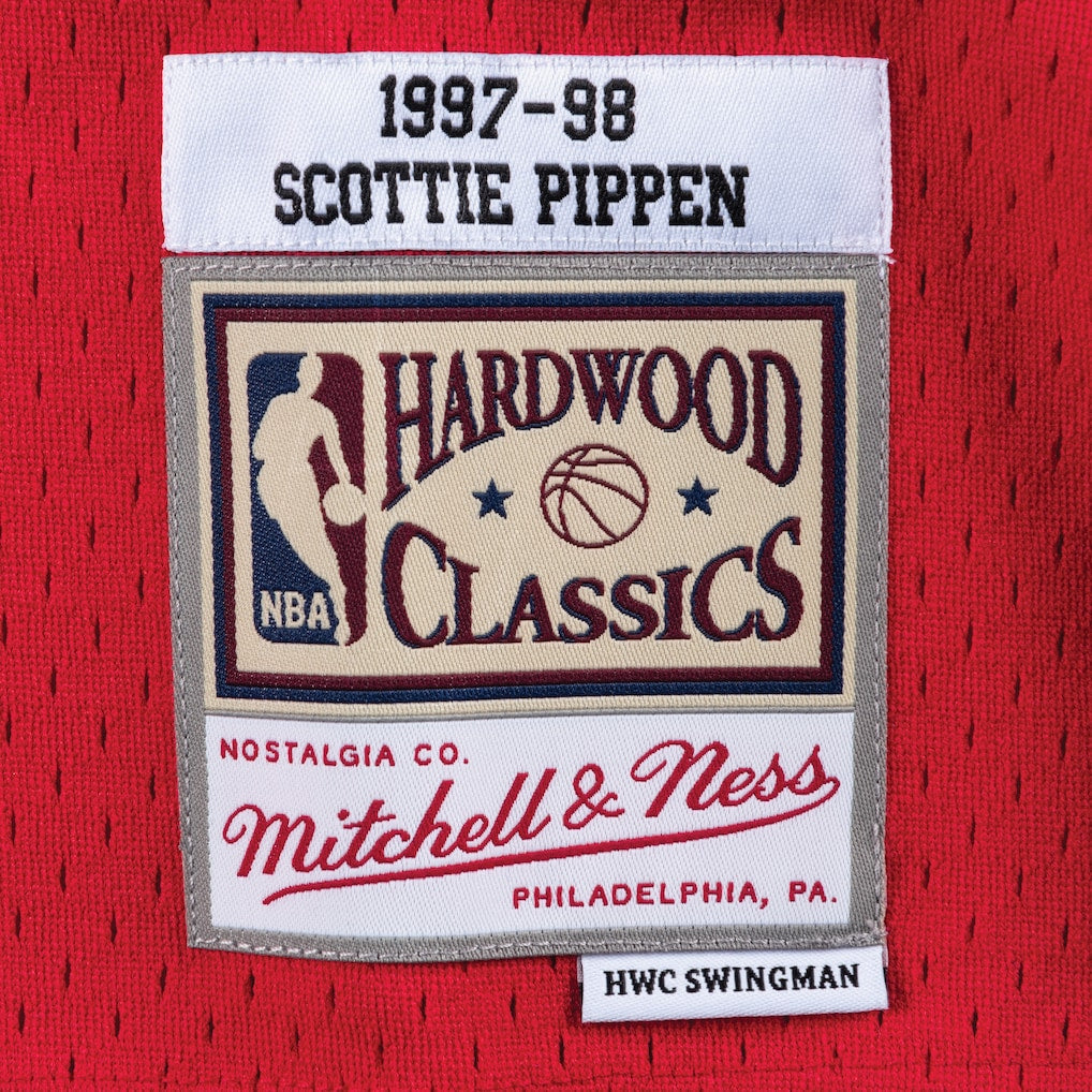 Mens Chicago Bulls Scottie Pippen Mitchell & Ness Red product image 3