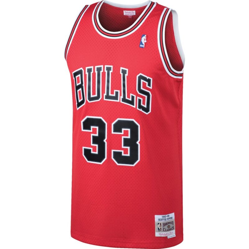 Scottie Pippen Chicago Bulls NBA Mitchell & Ness Men Red 1997-98 Hardwood Classics Swingman Jersey product image 2, provided