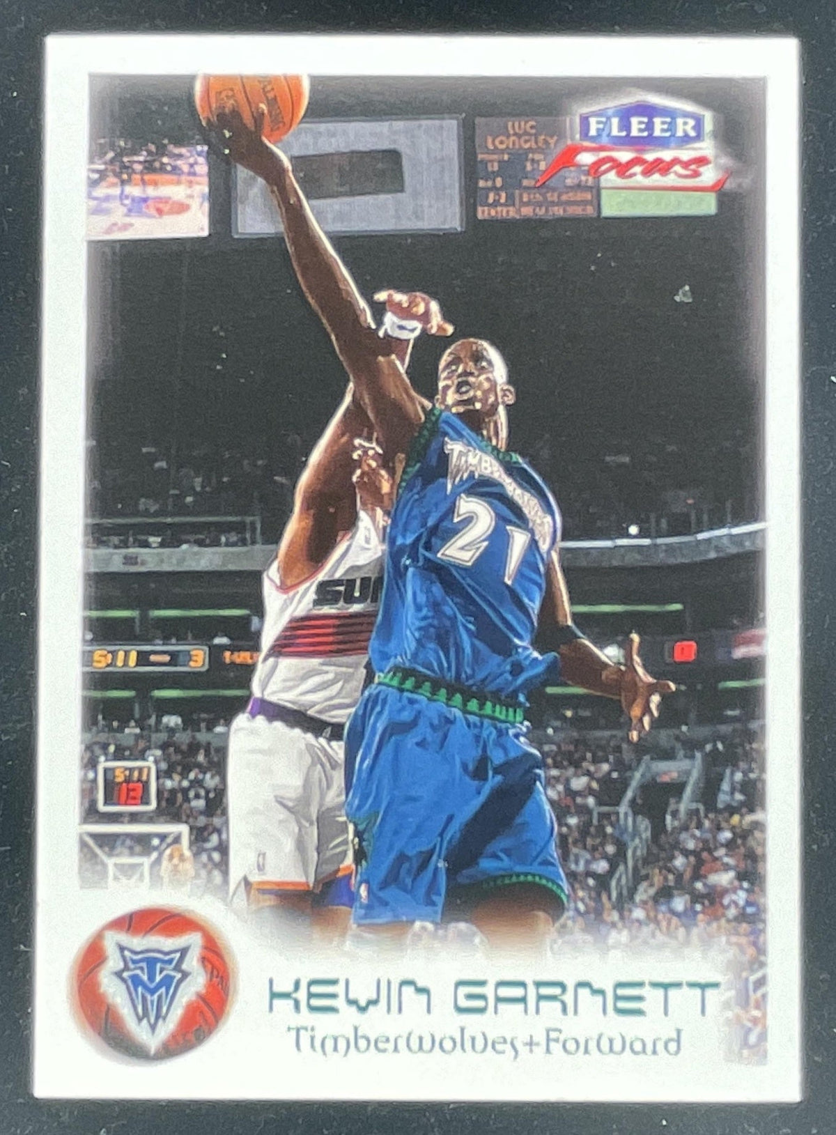 1999-00 Fleer Focus Masterpiece Mania #30 Kevin Garnett /300 product image 1, provided for visual reference and product
