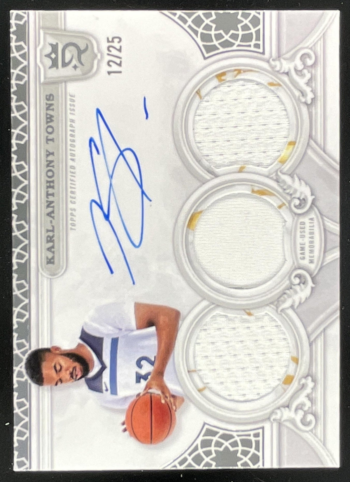 2023 Topps Royalty Collection Superior Jersey Blue Karl-Anthony Towns Auto /25 product image 1, provided for visual
