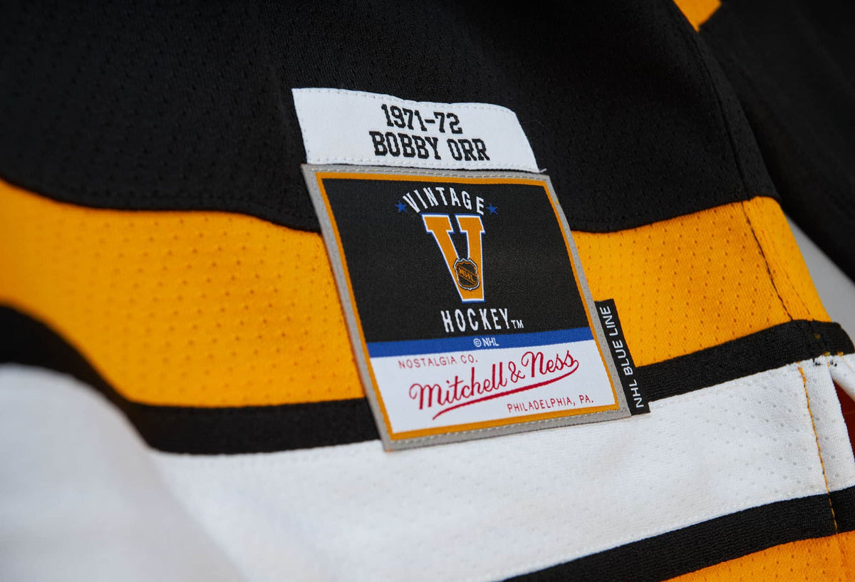 Bobby Orr Boston Bruins NHL Mitchell & Ness Men Black 1971 Blue Line Authentic Jersey product image 4, provided for visual